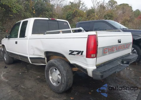 1997 Chevrolet K1500 Fleetside z USA, uszkodzony, nr VIN 1GCEK19R7VE239806